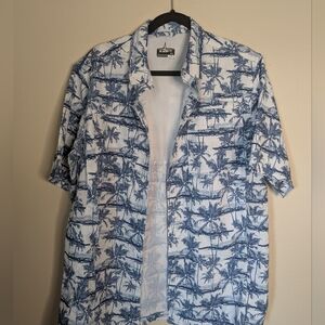 Habit Blue and White Patterned Aloha Shirt Size M